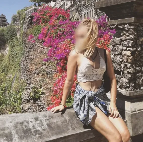 Alena, 20