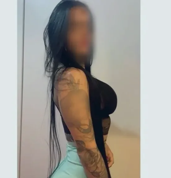 Antonia, 32