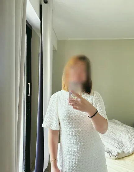 Daniela, 30