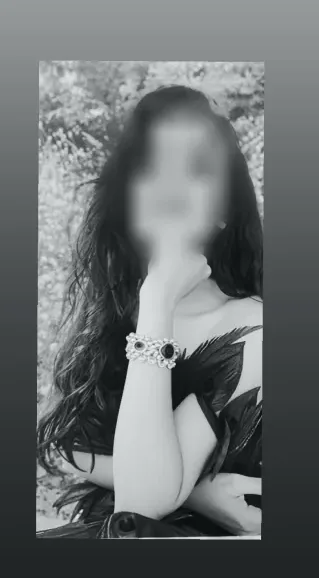 Diana, 28