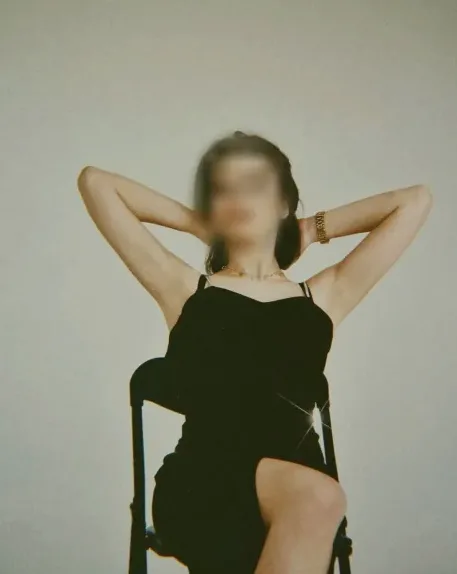 Greta, 27