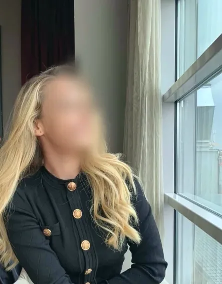 Lara, 34
