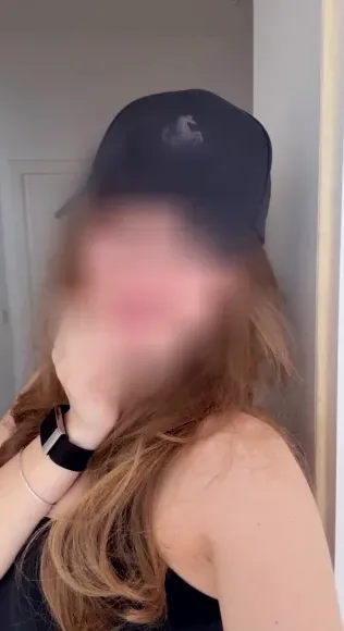Lucia, 23