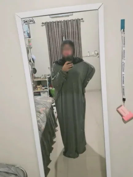 Mia, 26