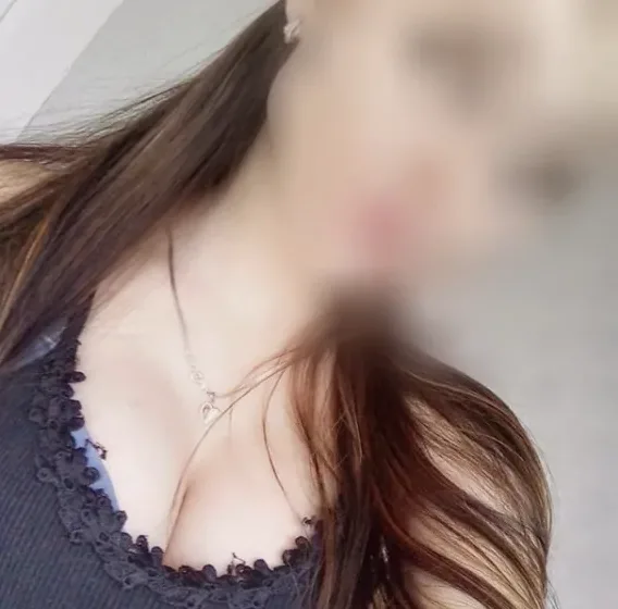 Yasmin, 26